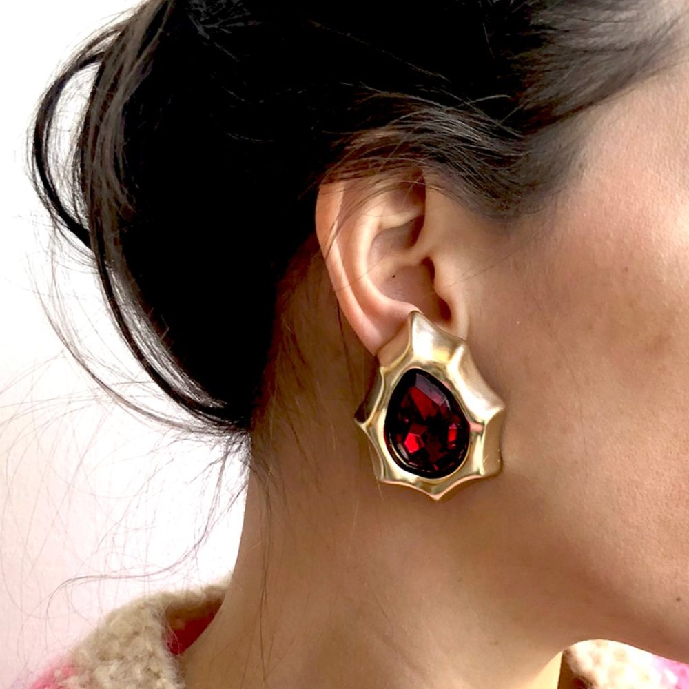 DEADSTOCK VINTAGE JEWELED TEARDROP POSTS